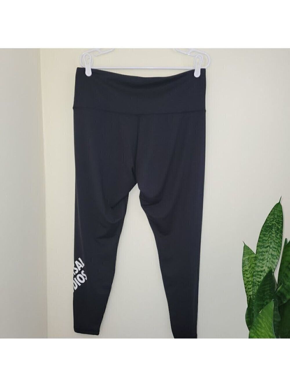 Universal Studios Logo Leggings Black Adult Women's Size XL - Picture 4 of 8